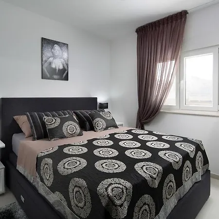 Apartment Vista Royal Vir